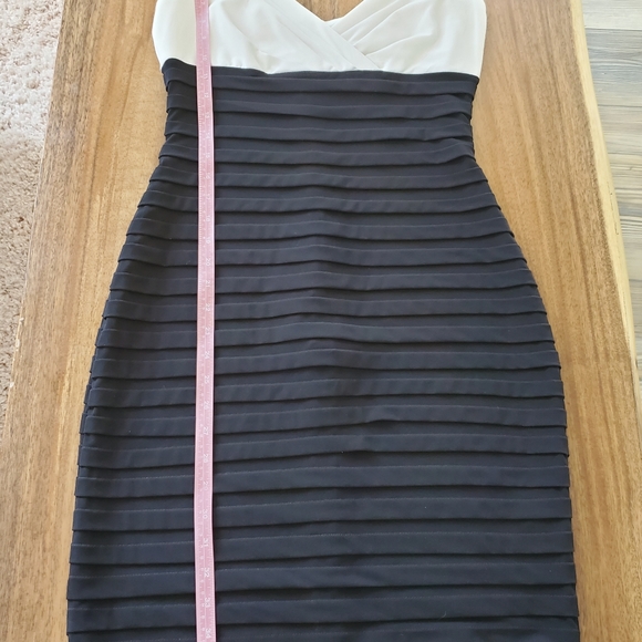 Bodycon two-tone dress - Picture 7 of 10